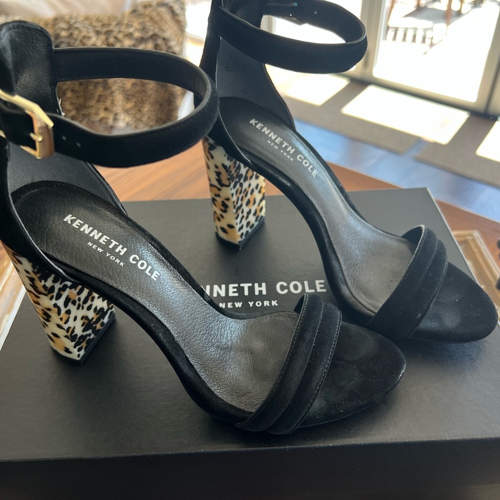 •Kenneth Cole• Deborah Sandals Black Suede with Leopard block heel